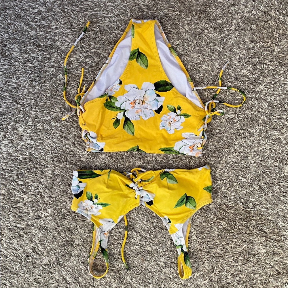 Size Med high waisted Cupshe suit